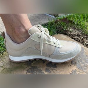 Yosi Samra YS runs small. I normally wear a 9 / 9 1/2